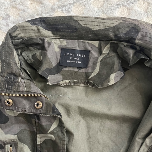 💚 Camouflage Utility Jacket ~ Size L/XL ~ Women's ~ Super Cute 💚 - Picture 3 of 4